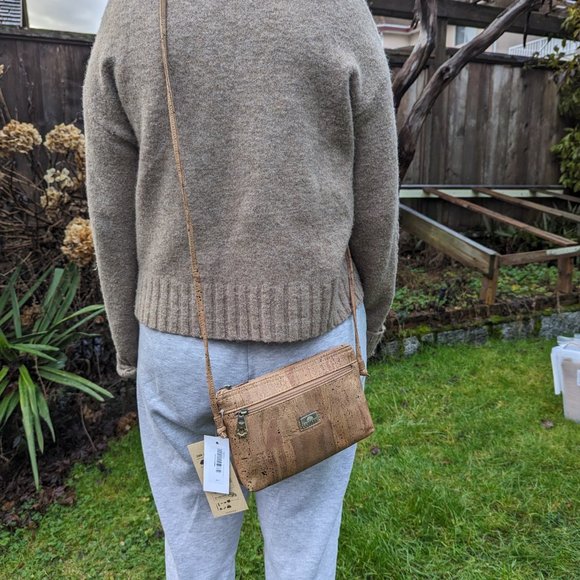 Montado Cork Crossbody Bag for Women - Handmade in Portugal from Cork Leather - Picture 6 of 6